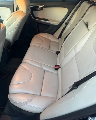 Volvo V60 cena 51300 przebieg: 233800, rok produkcji 2014 z Rzeszów małe 67